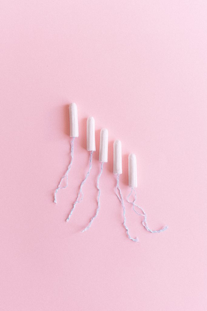 Five tampons without packaging.